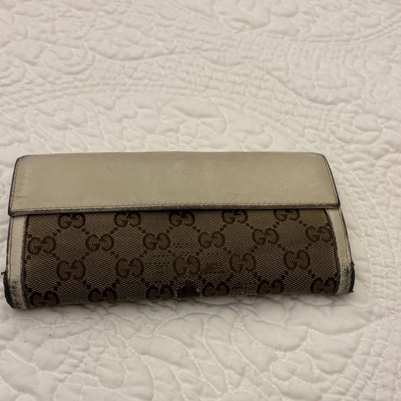 Gucci Beige and Brown Monogram Wallet - Picture 15 of 15